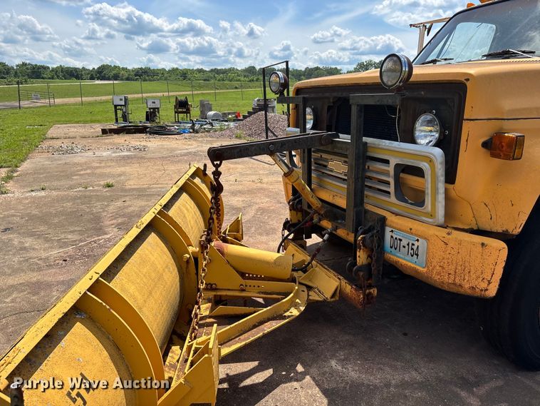 image for item EJ7830 1987 Chevrolet C70 dump truck
