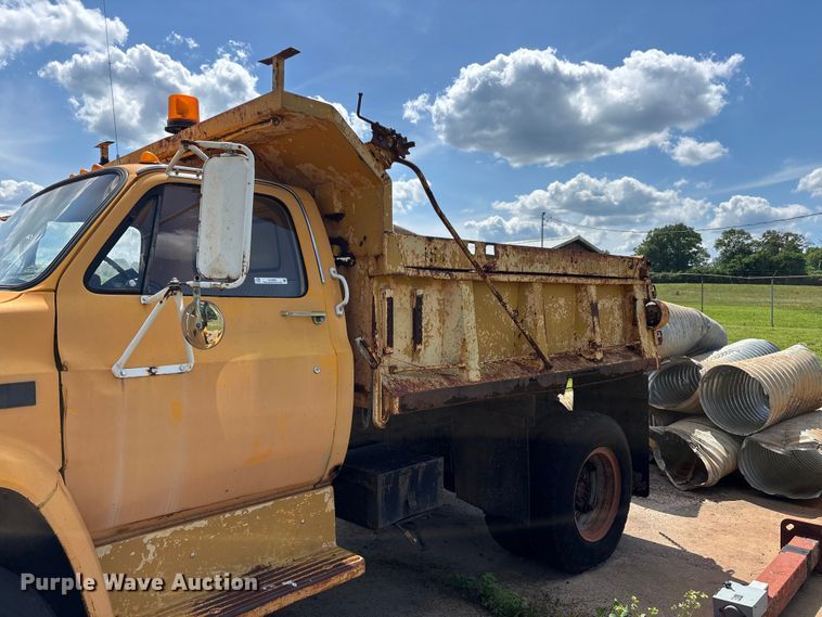image for item EJ7830 1987 Chevrolet C70 dump truck