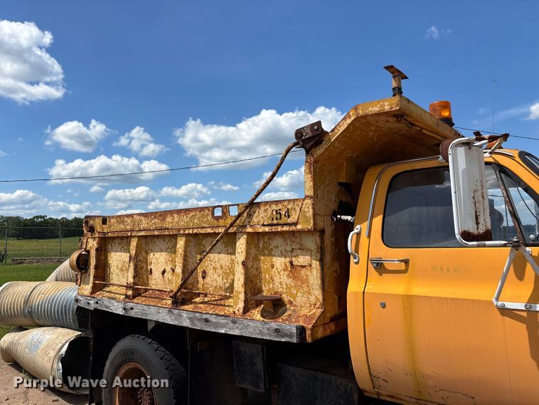 image for item EJ7830 1987 Chevrolet C70 dump truck