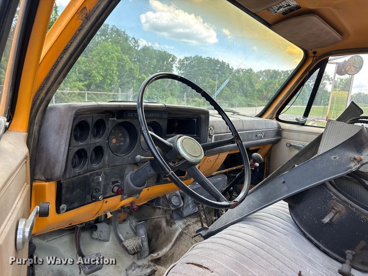 image for item EJ7830 1987 Chevrolet C70 dump truck