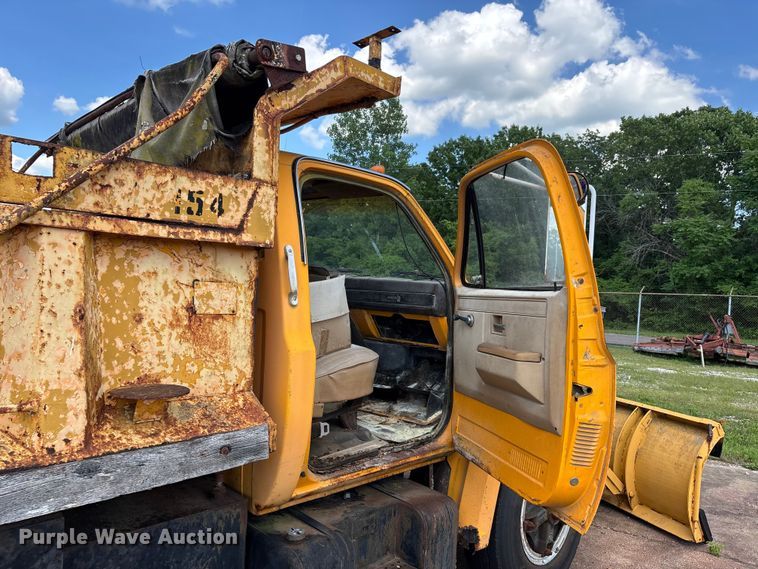 image for item EJ7830 1987 Chevrolet C70 dump truck
