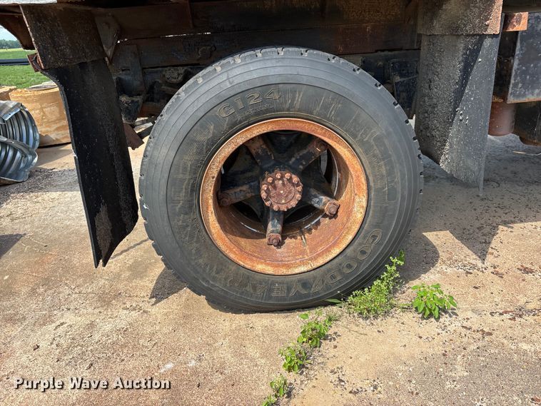 image for item EJ7830 1987 Chevrolet C70 dump truck