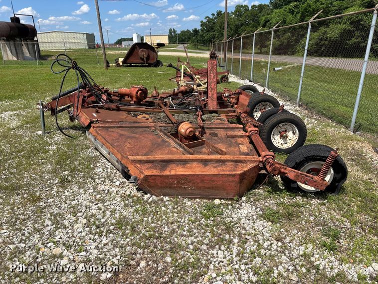 image for item EJ7831 (4) mowers