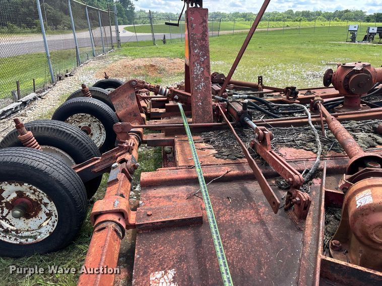 image for item EJ7831 (4) mowers