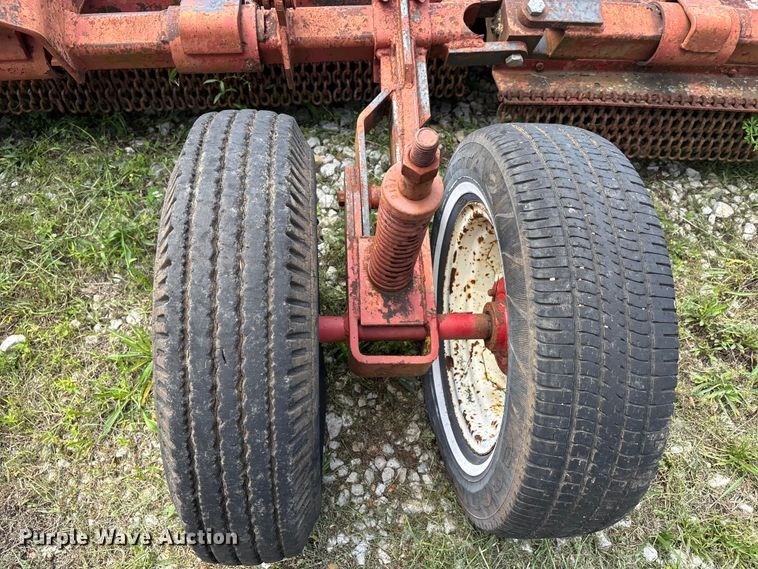 image for item EJ7831 (4) mowers
