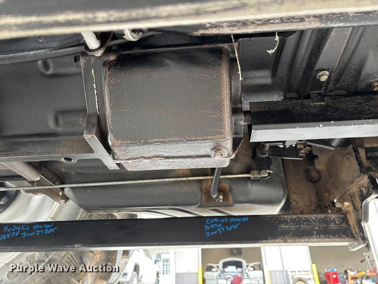 image for item EO4285 2015 Mahindra 2565 Shuttle MFWD tractor