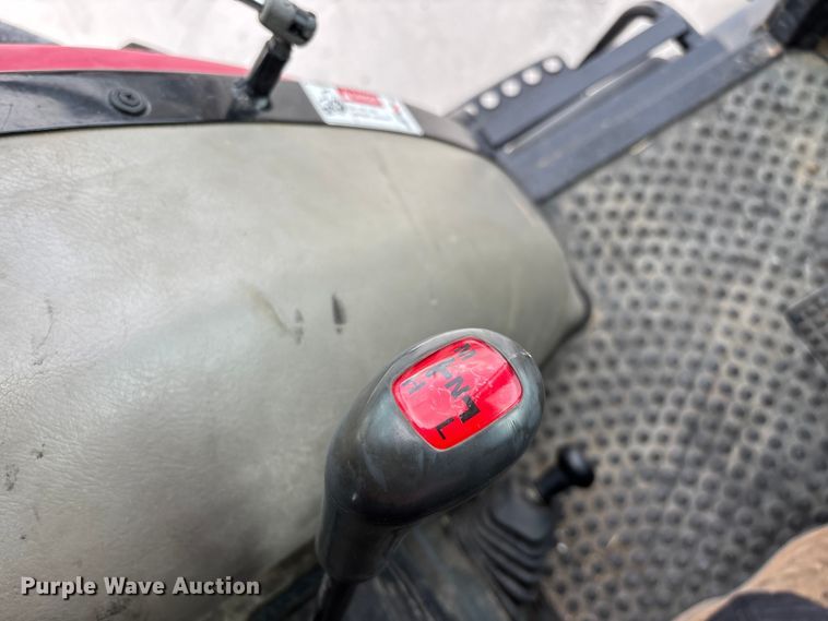 image for item EO4285 2015 Mahindra 2565 Shuttle MFWD tractor