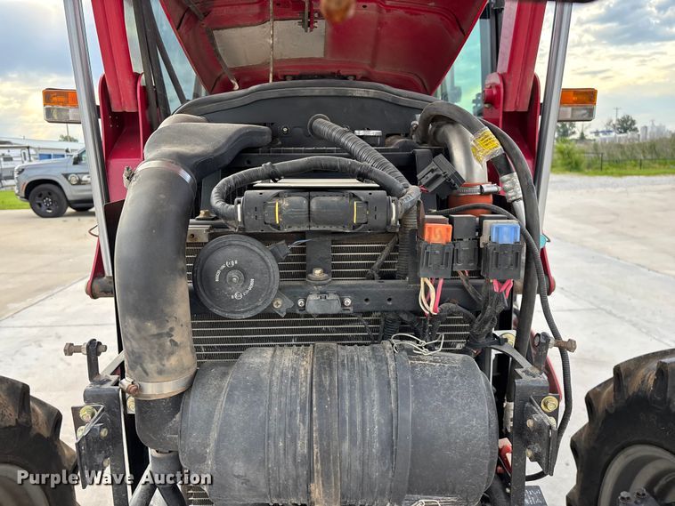 image for item EO4285 2015 Mahindra 2565 Shuttle MFWD tractor