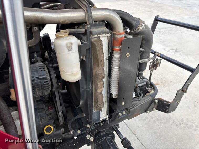 image for item EO4285 2015 Mahindra 2565 Shuttle MFWD tractor