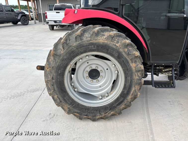 image for item EO4285 2015 Mahindra 2565 Shuttle MFWD tractor