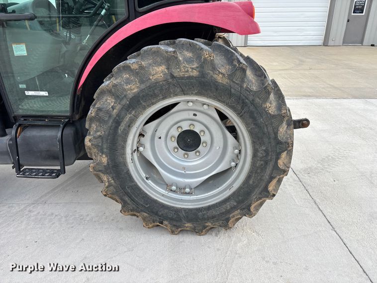 image for item EO4285 2015 Mahindra 2565 Shuttle MFWD tractor