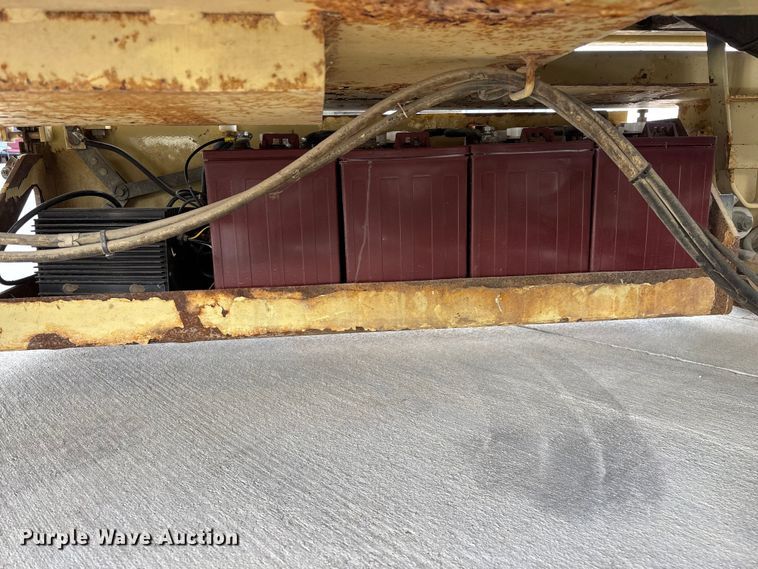 image for item EO4286 2000 JLG 3246E2 scissor lift