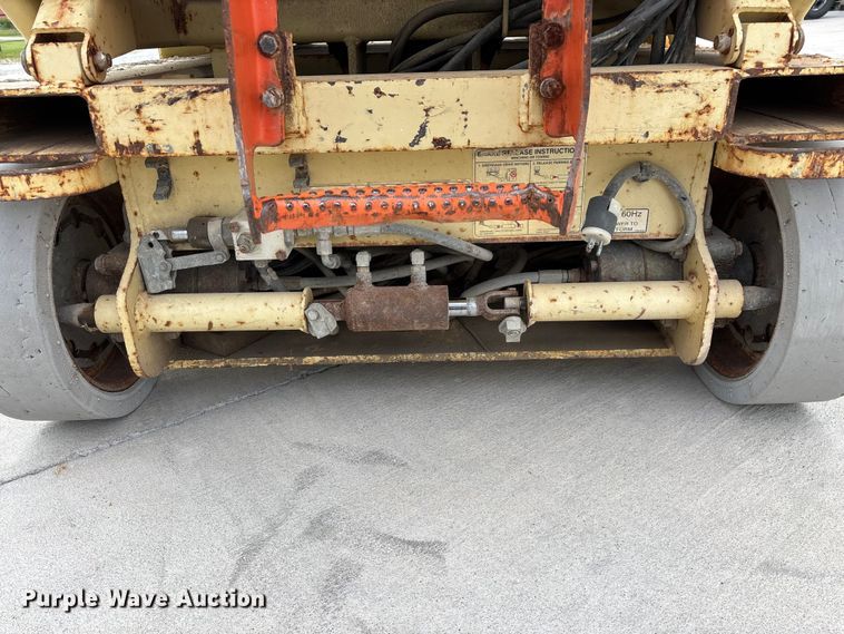 image for item EO4286 2000 JLG 3246E2 scissor lift