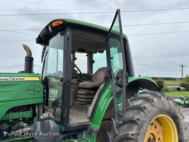 image for item EO4314 2013 John Deere 6115M MFWD tractor