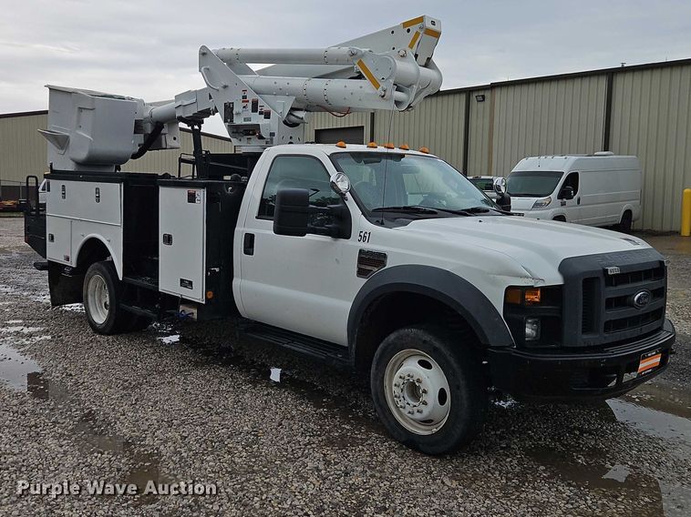 image for item EO7325 2010 Ford F550 bucket truck
