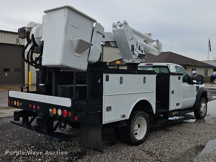 image for item EO7325 2010 Ford F550 bucket truck