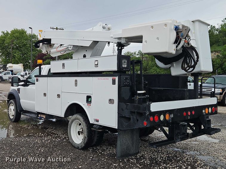 image for item EO7325 2010 Ford F550 bucket truck
