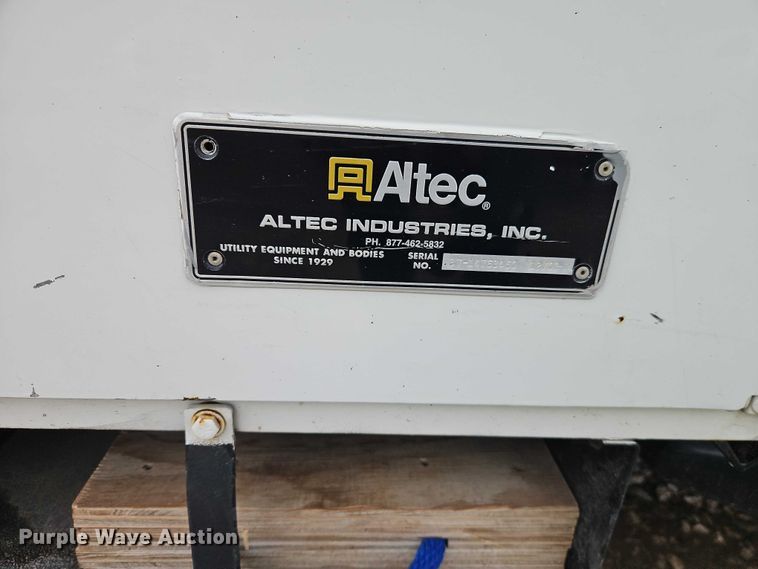 image for item EO7325 2010 Ford F550 bucket truck