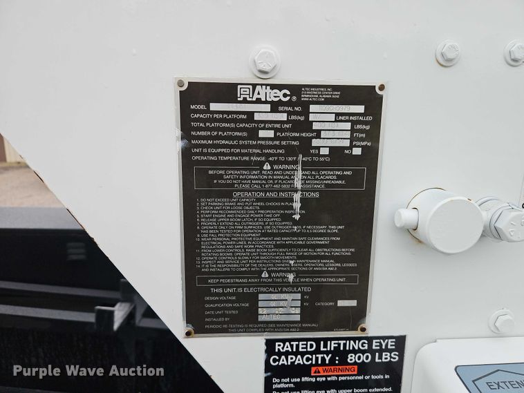 image for item EO7325 2010 Ford F550 bucket truck