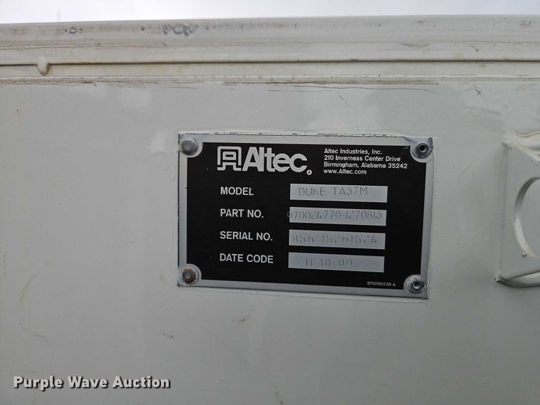 image for item EO7325 2010 Ford F550 bucket truck
