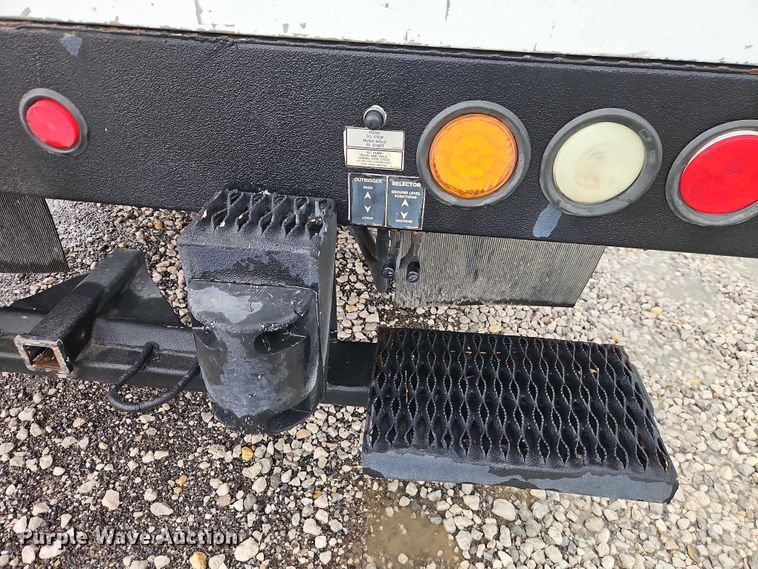 image for item EO7325 2010 Ford F550 bucket truck