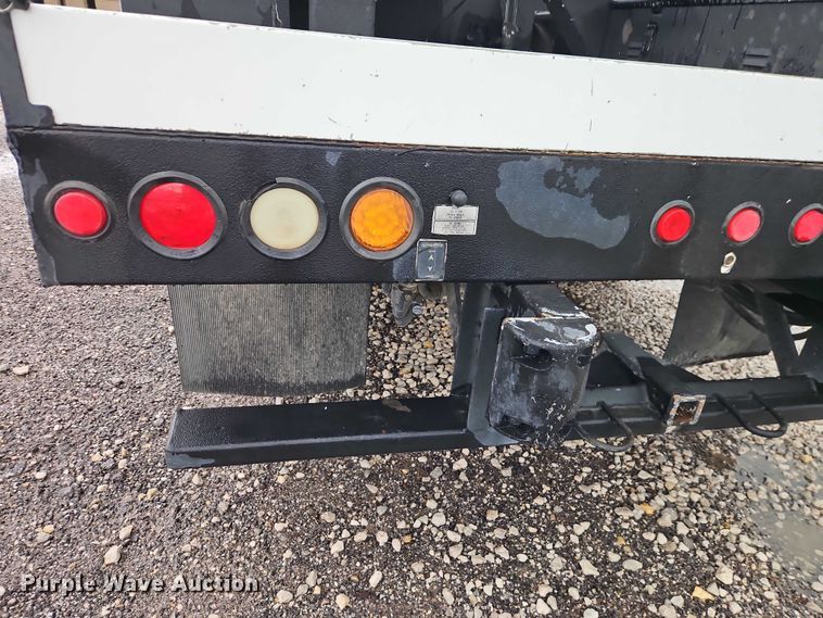 image for item EO7325 2010 Ford F550 bucket truck