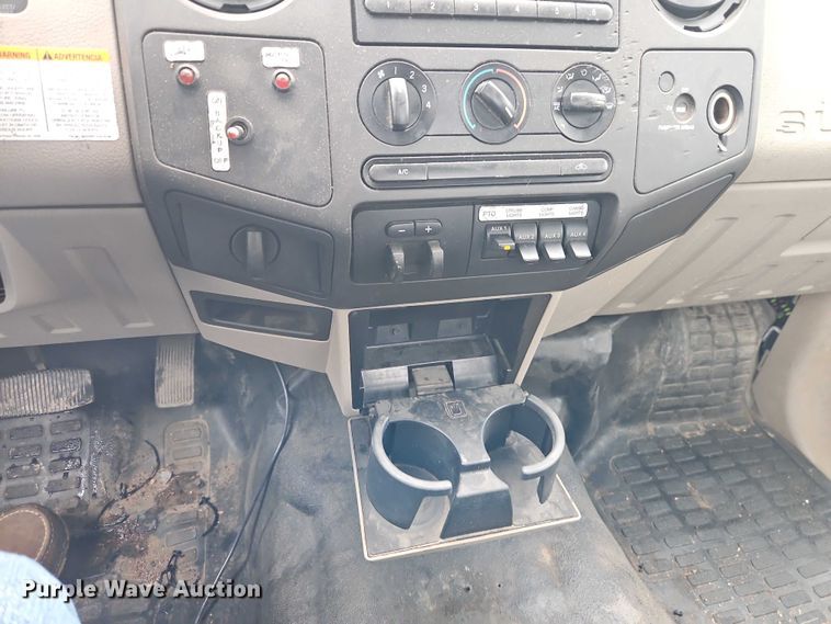 image for item EO7325 2010 Ford F550 bucket truck