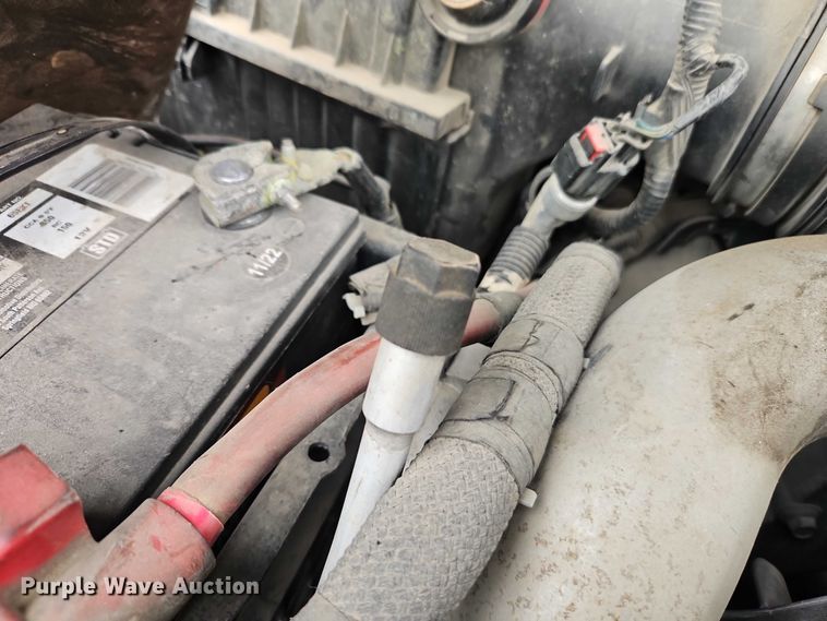 image for item EO7325 2010 Ford F550 bucket truck