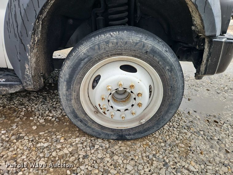 image for item EO7325 2010 Ford F550 bucket truck