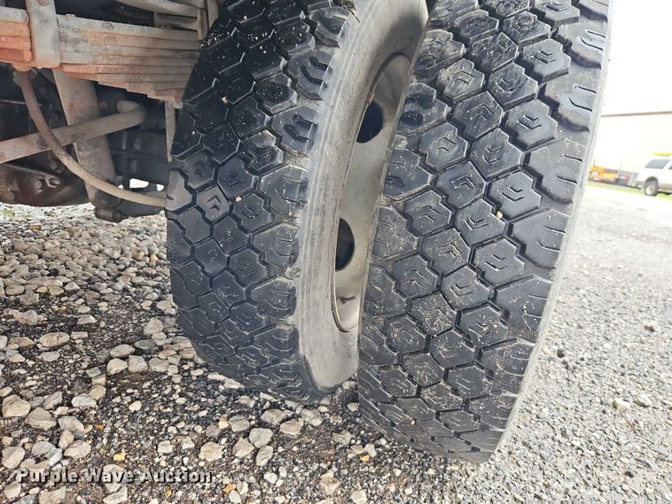image for item EO7325 2010 Ford F550 bucket truck