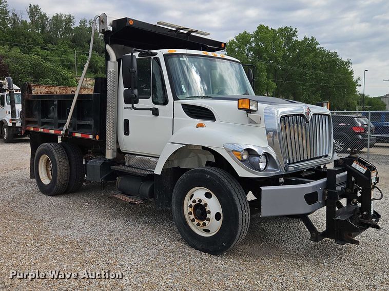 image for item EO7326 2014 International 7300 dump truck