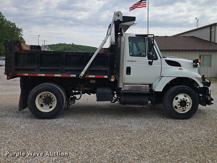 image for item EO7326 2014 International 7300 dump truck