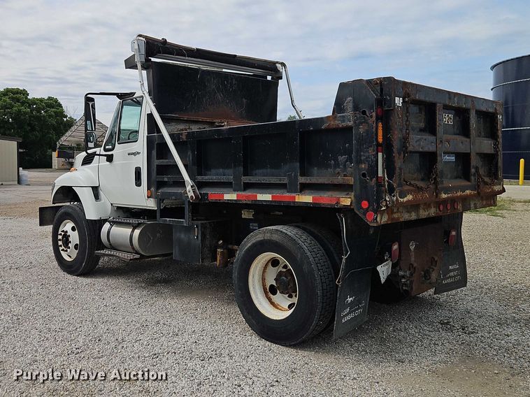 image for item EO7326 2014 International 7300 dump truck