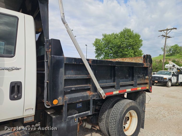 image for item EO7326 2014 International 7300 dump truck