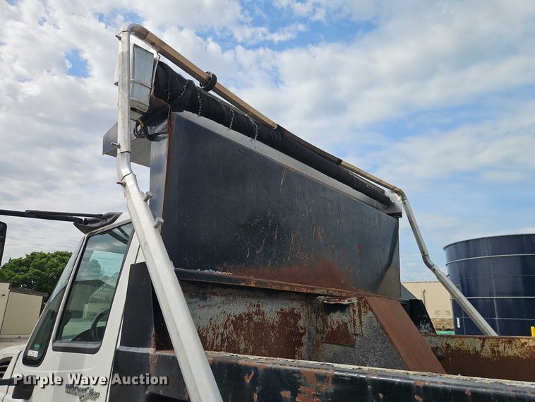 image for item EO7326 2014 International 7300 dump truck