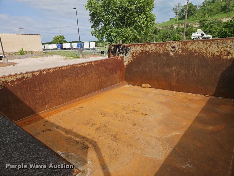 image for item EO7326 2014 International 7300 dump truck