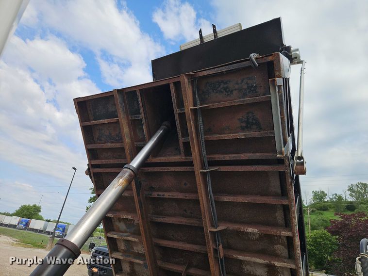 image for item EO7326 2014 International 7300 dump truck