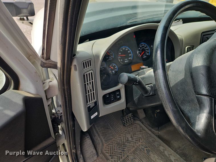 image for item EO7326 2014 International 7300 dump truck