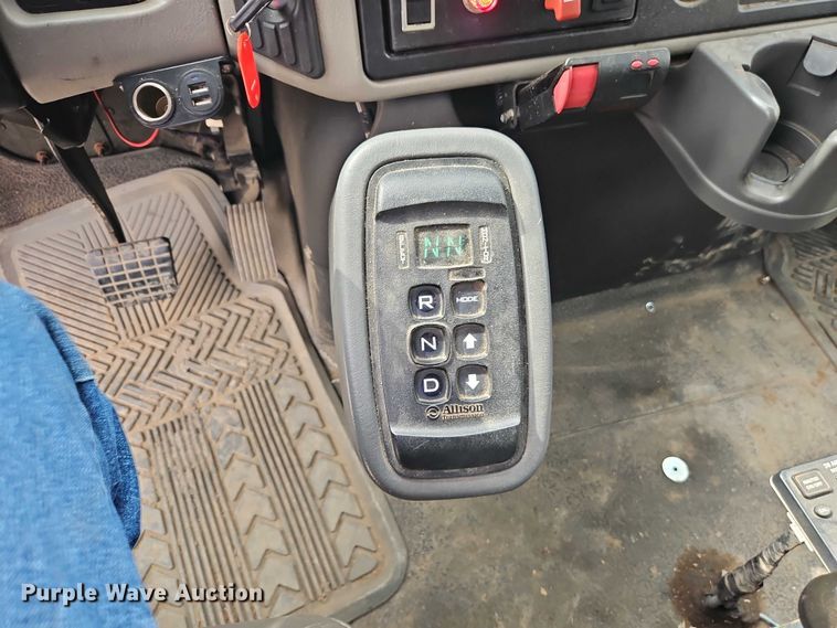 image for item EO7326 2014 International 7300 dump truck