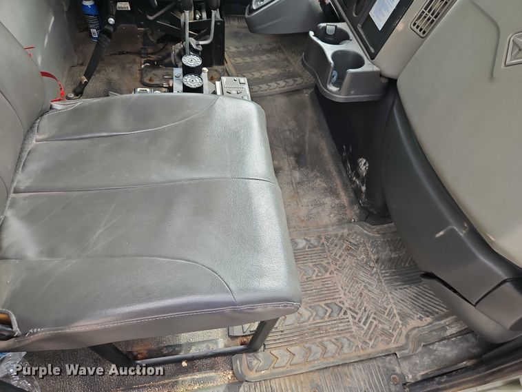 image for item EO7326 2014 International 7300 dump truck