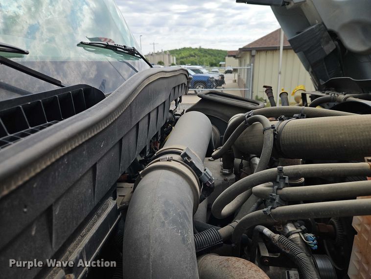 image for item EO7326 2014 International 7300 dump truck