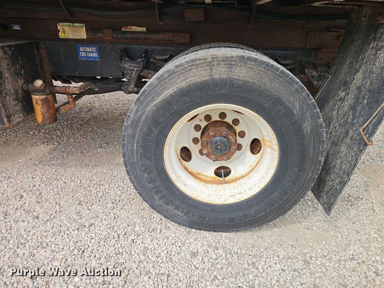 image for item EO7326 2014 International 7300 dump truck