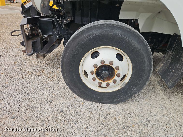 image for item EO7326 2014 International 7300 dump truck
