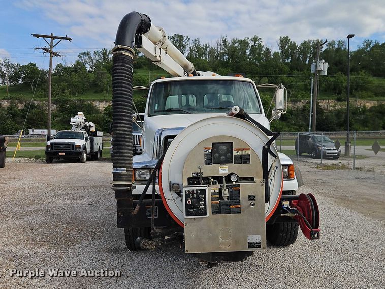 image for item EO7328 2009 Sterling L7500 sewer jetter truck