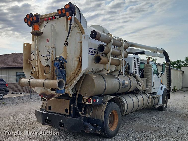 image for item EO7328 2009 Sterling L7500 sewer jetter truck