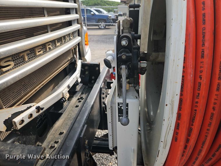 image for item EO7328 2009 Sterling L7500 sewer jetter truck