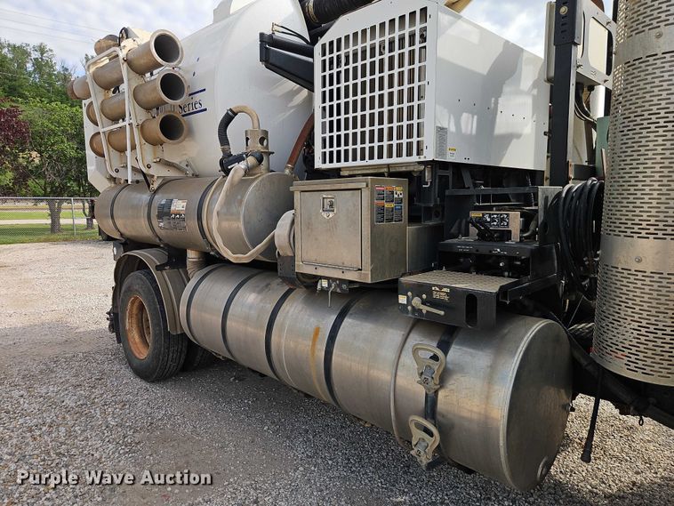 image for item EO7328 2009 Sterling L7500 sewer jetter truck