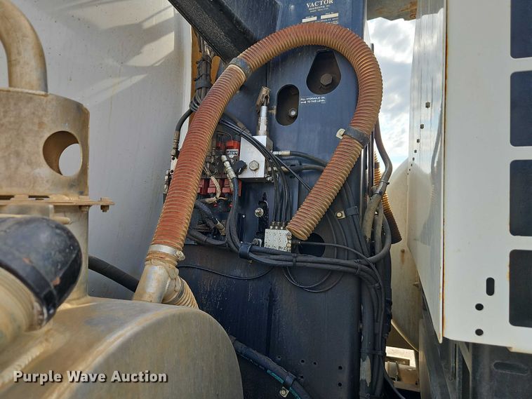 image for item EO7328 2009 Sterling L7500 sewer jetter truck