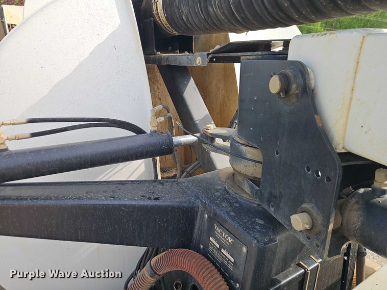 image for item EO7328 2009 Sterling L7500 sewer jetter truck