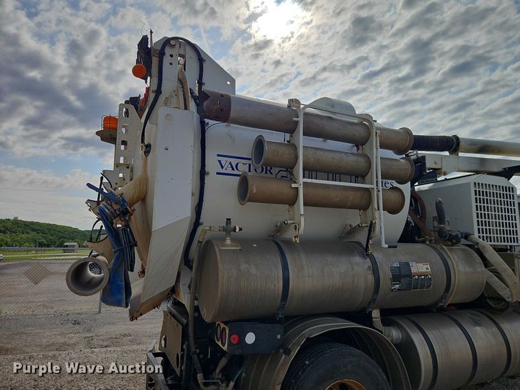 image for item EO7328 2009 Sterling L7500 sewer jetter truck